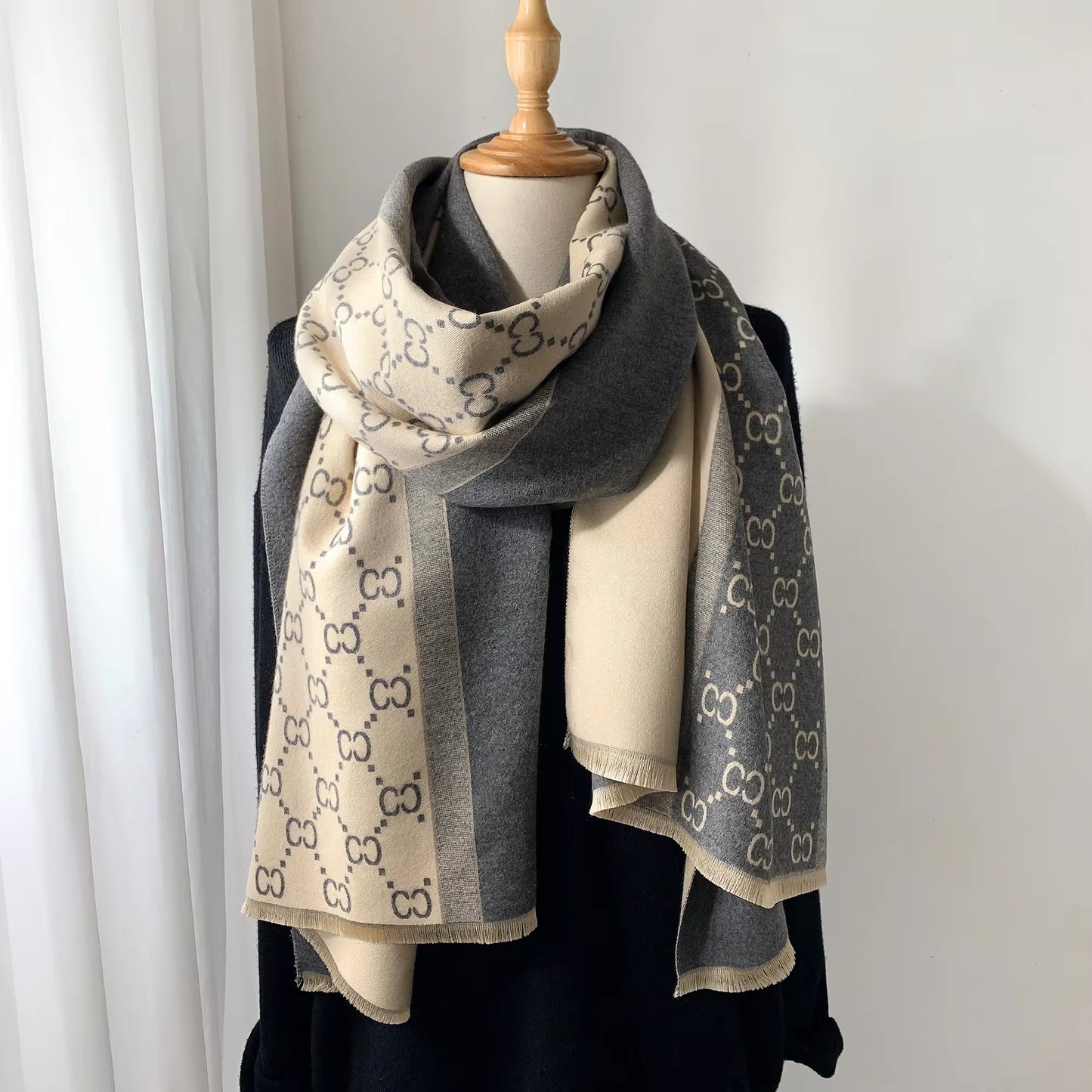 Women's Cozy Winter Scarves